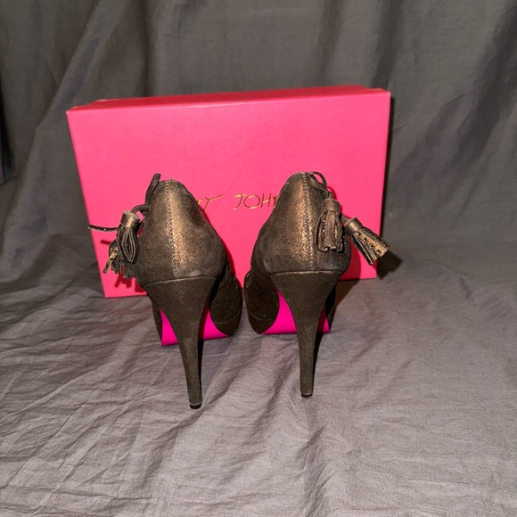 Vintage Betsey Johnson peep toe pumps - Picture 3 of 11